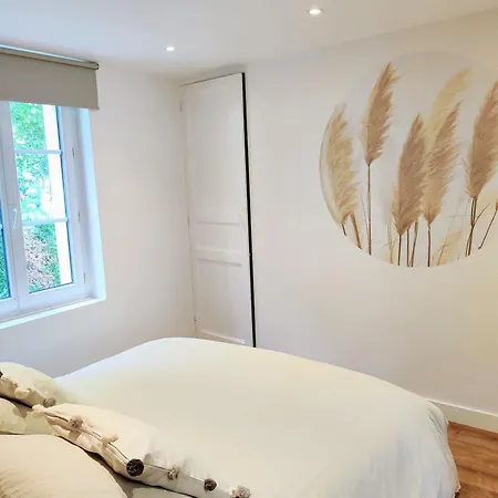 Charme & Vue Imprenable - Face Au Jardin De L'eveche Apartment Lisieux