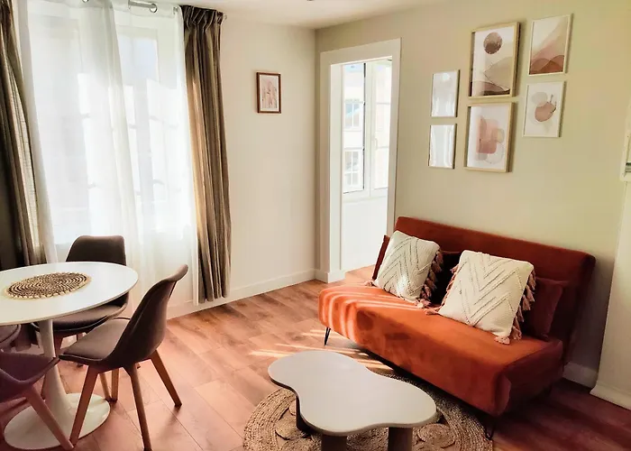 Charme & Vue Imprenable - Face Au Jardin De L'eveche Apartman *