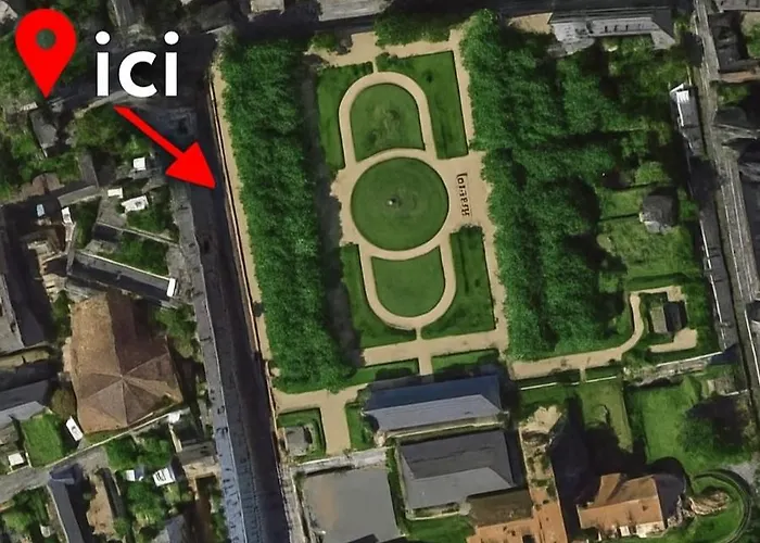 Charme & Vue Imprenable - Face Au Jardin De L'eveche Apartman