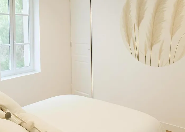 Charme & Vue Imprenable - Face Au Jardin De L'eveche Apartman Lisieux